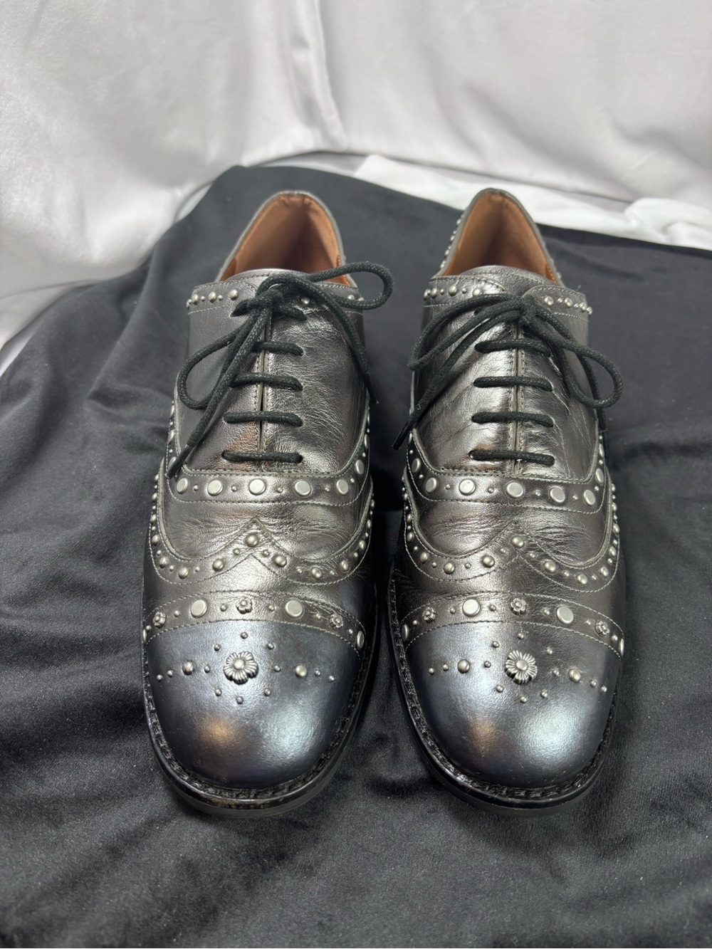 Coach Tegan Oxford Gunmetal Leather Tea Rose Silver Stud Lace Up Shoes W Sz 9 B - Picture 3 of 9